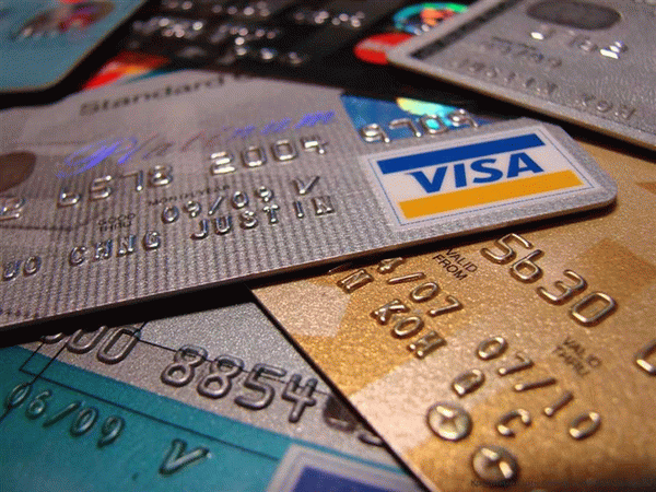 Как снять деньги с кредитной карты